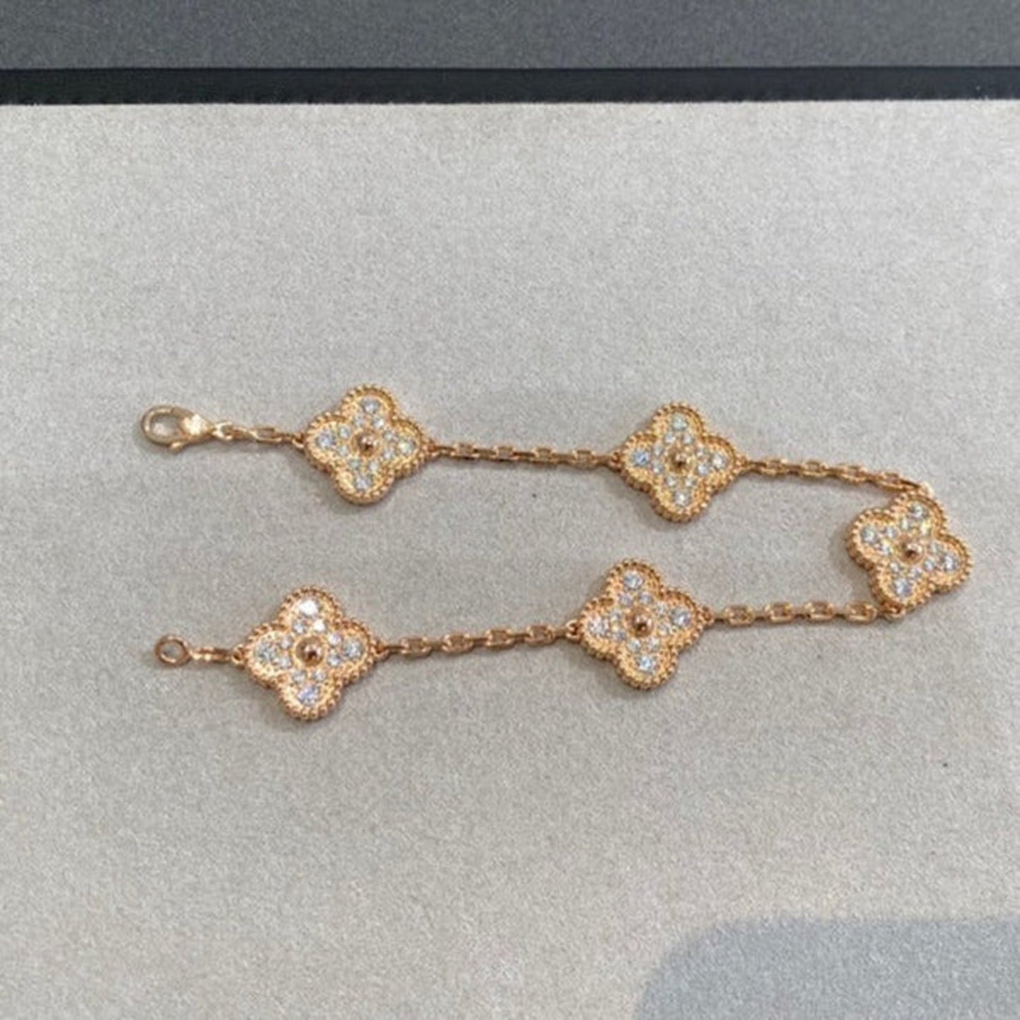 [Vicky]CLOVER 5 MOTIFS  FULL DIAMOND BRACELET