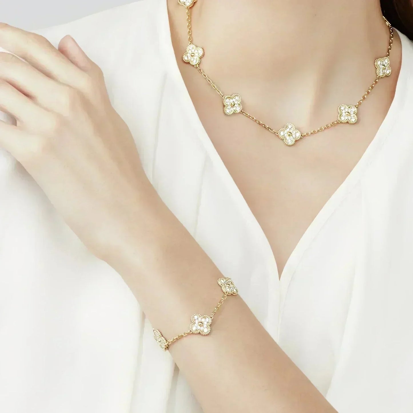 [Vicky]CLOVER 5 MOTIFS  FULL DIAMOND BRACELET